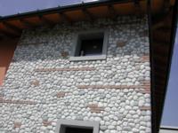 Condominio Borgo Florio a Tavagnacco (Ud) - Rivestimento esterno in pietra 